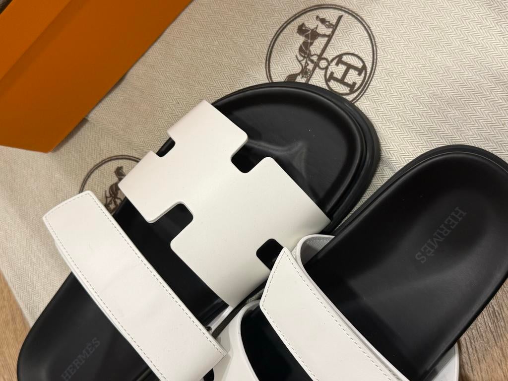 Hermes Chypre sandalen maat 42, Kleding | Heren, Schoenen, Sandalen, Wit, Ophalen of Verzenden, Zo goed als nieuw