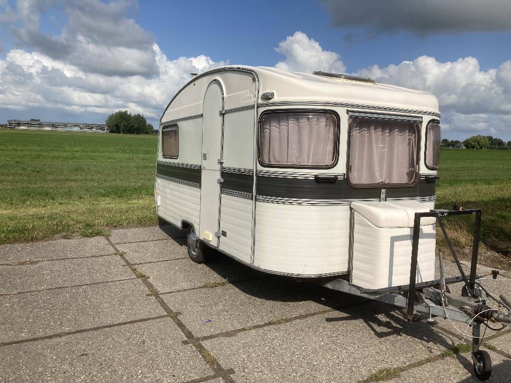 Constructam Coral 1 (1977) gemoderniseerd & instapklaar, Caravans en Kamperen, Caravans, Overige merken, Vast bed, Kleine zit