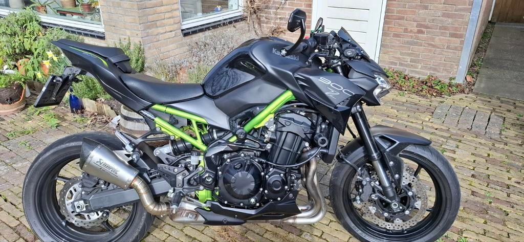 Kawasaki Z900 - Krachtige Naked Bike met Akrapovic uitlaat, Motoren, Sportuitlaat, 4 cilinders, Motorrijbewijs A, Particulier