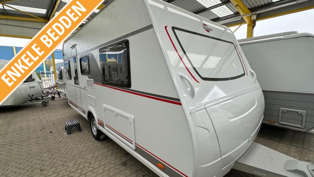 Bürstner Premio 460 TL ENKELE BEDDEN VLOERVERWARMIN, Standaardzit, Bedrijf, Tot en met 3, 5 tot 6 meter