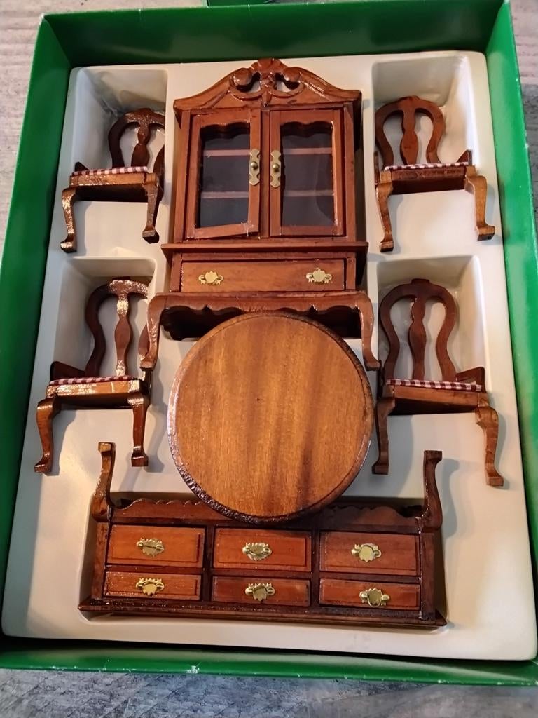 Poppenhuis meubeltjes., Verzamelen, Ophalen of Verzenden, Poppenhuis