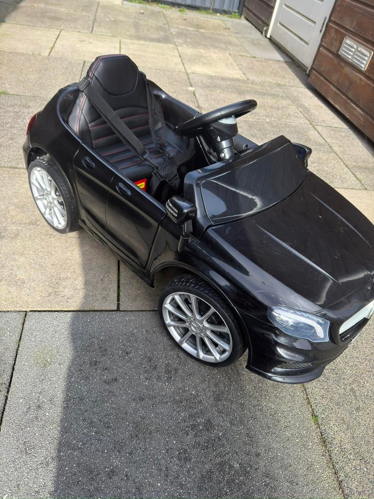 Kinder accu auto mercedes gla 5 amg, Ophalen, Zo goed als nieuw