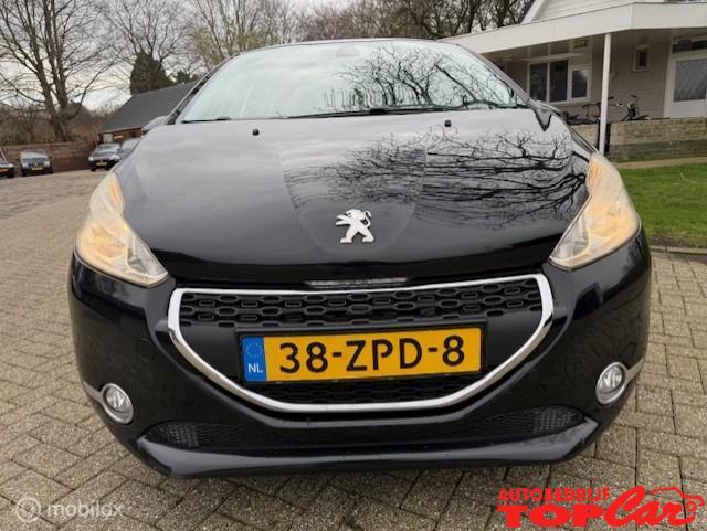 Peugeot 208 1.2 VTi Envy, airco, cruise, Navi, Apk 30-1-2017, Voorwielaandrijving, Euro 5, Gebruikt, 31 €/maand