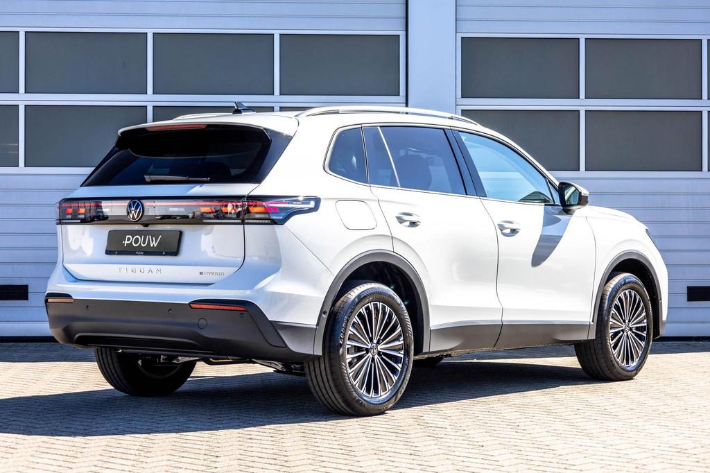 Volkswagen Tiguan 1.5 eHybrid 204pk DSG Life Edition | Trekh, 12 maanden, Stof, 250 km/l, Wit