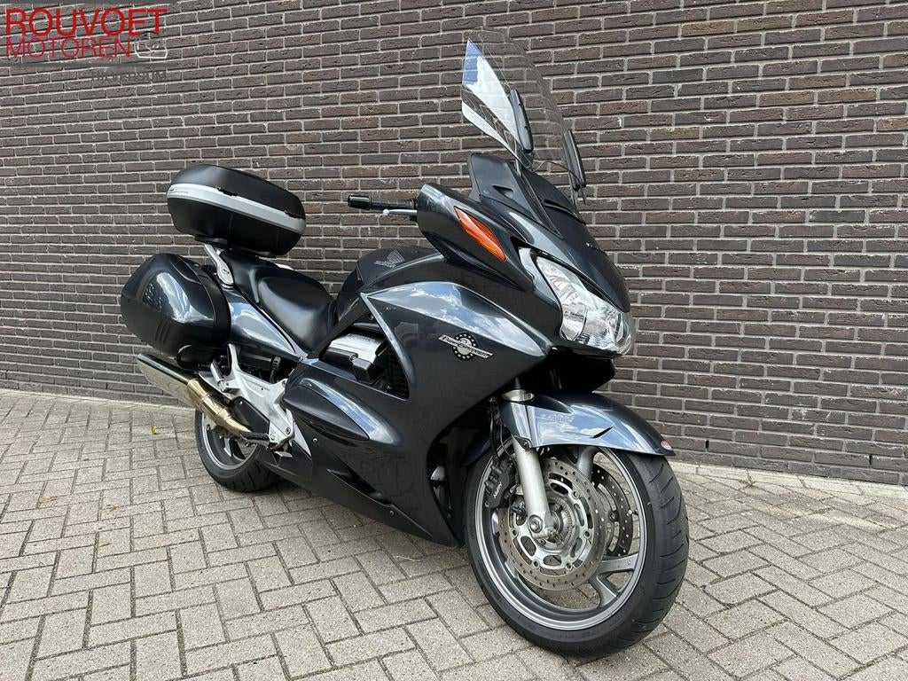 HONDA ST 1300 PAN EUROPEAN ABS ST1300, Motoren, Motoren | Honda, HONDA, 4 cilinders, Motorrijbewijs A, Bedrijf