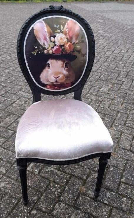 1 x mooie medaillon stoel opnieuw gestoffeerd haas, Huis en Inrichting, Stoelen, Ophalen of Verzenden, Zo goed als nieuw, Eén