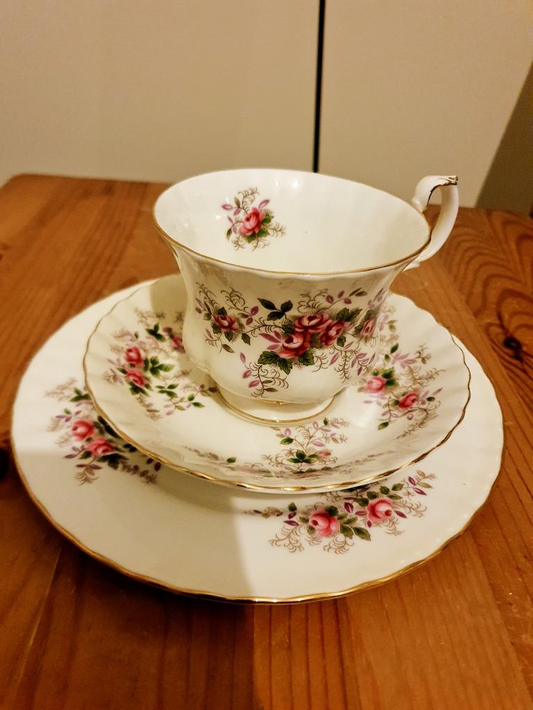 Royal albert, Ophalen