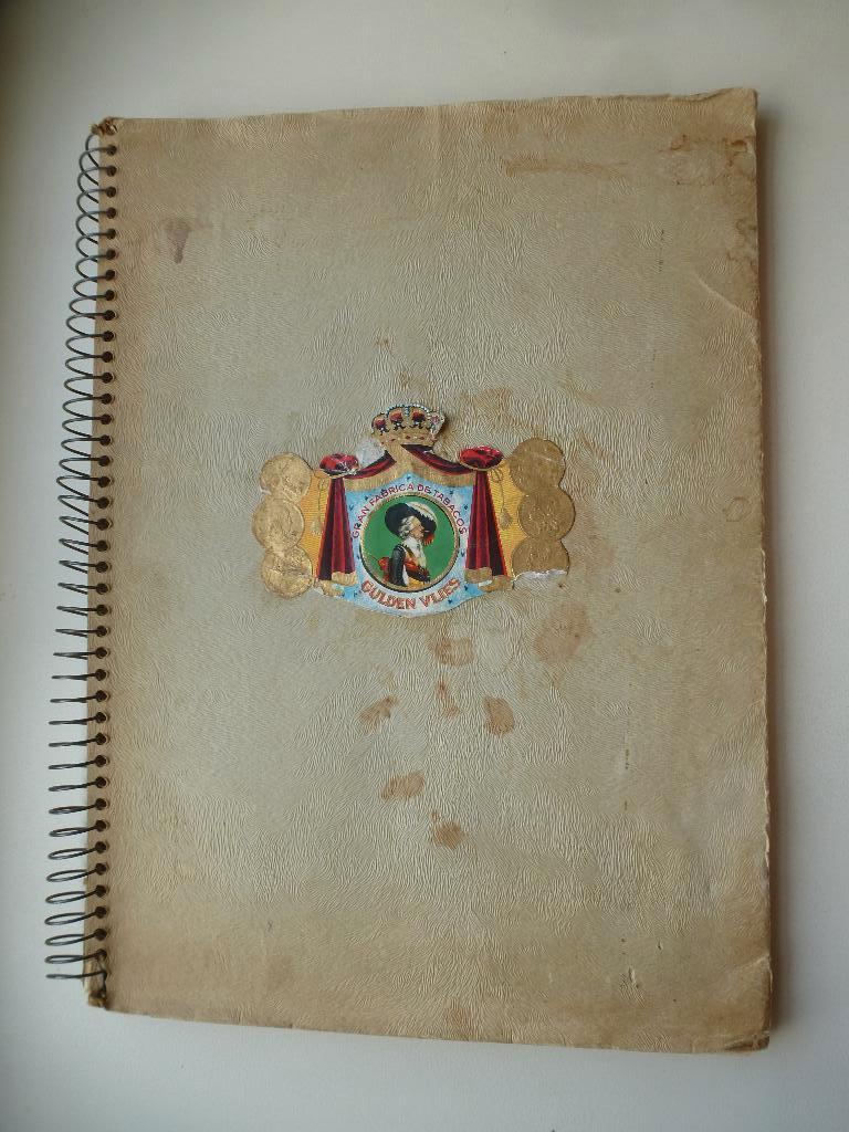 SIGARENBANDJES oud boek met ingeplakte sigarenbandjes, Verzenden, Gebruikt, Sigarenbandjes