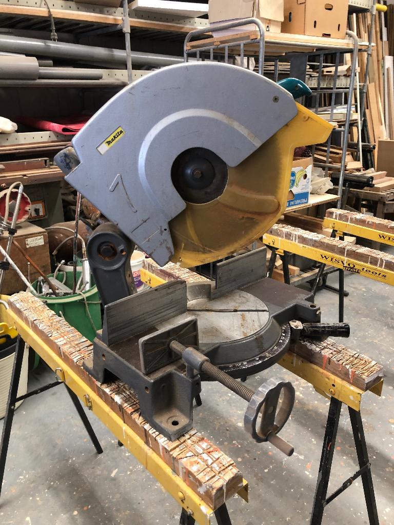 Makita afkortzaag, Ophalen, Gebruikt, 70 mm of meer, Makita