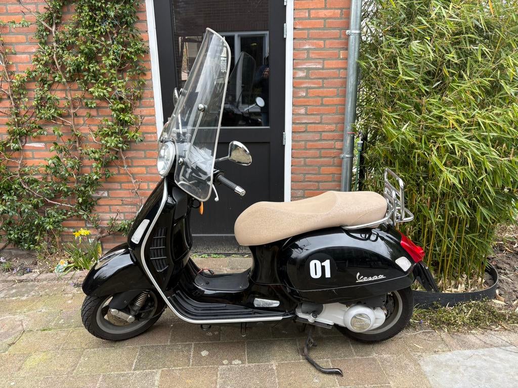Vespa GTS 250