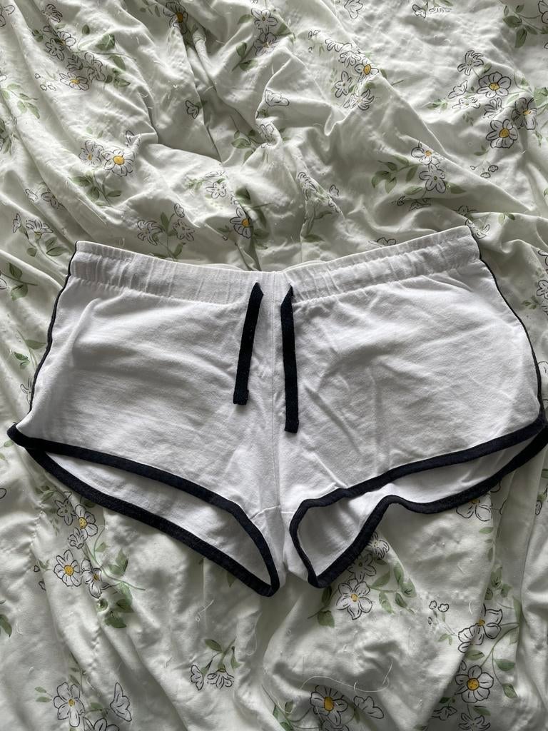 Wit Primark kort broekje xxs, Kleding | Dames, Broeken en Pantalons, Kort, Wit, Ophalen of Verzenden, Zo goed als nieuw