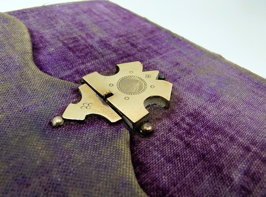 Bijbel met gouden art deco knipslot, 1884