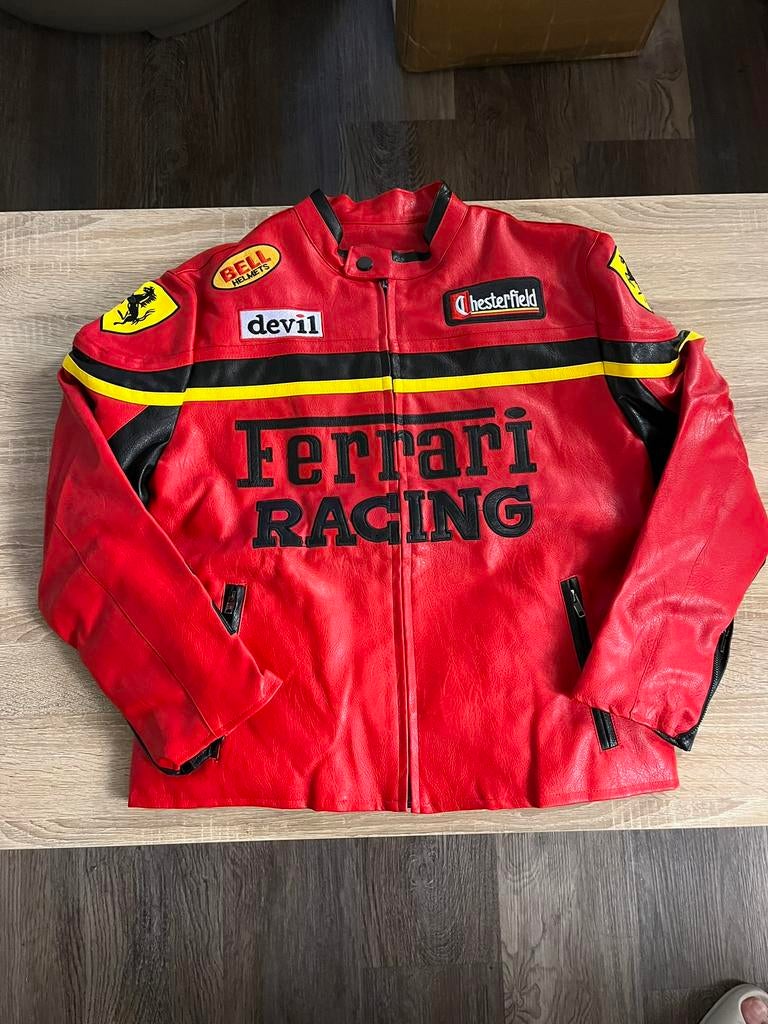 Enzo Ferrari Racing jas (maat L) – leder look F1, Kleding | Heren, Jassen | Zomer, Zo goed als nieuw, Maat 52/54 (L), Rood, Ophalen of Verzenden