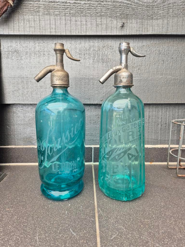 2 prachtige turquoise spuitwaterflessen uit Frankrijk, Antiek en Kunst, Ophalen of Verzenden