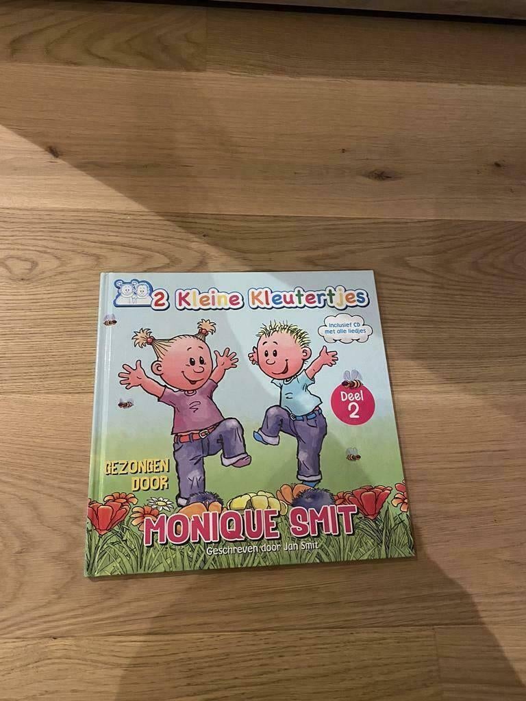 Cd / boek 2 kleine kleutertjes Monique Smit Kado, Boeken, Ophalen, Zo goed als nieuw
