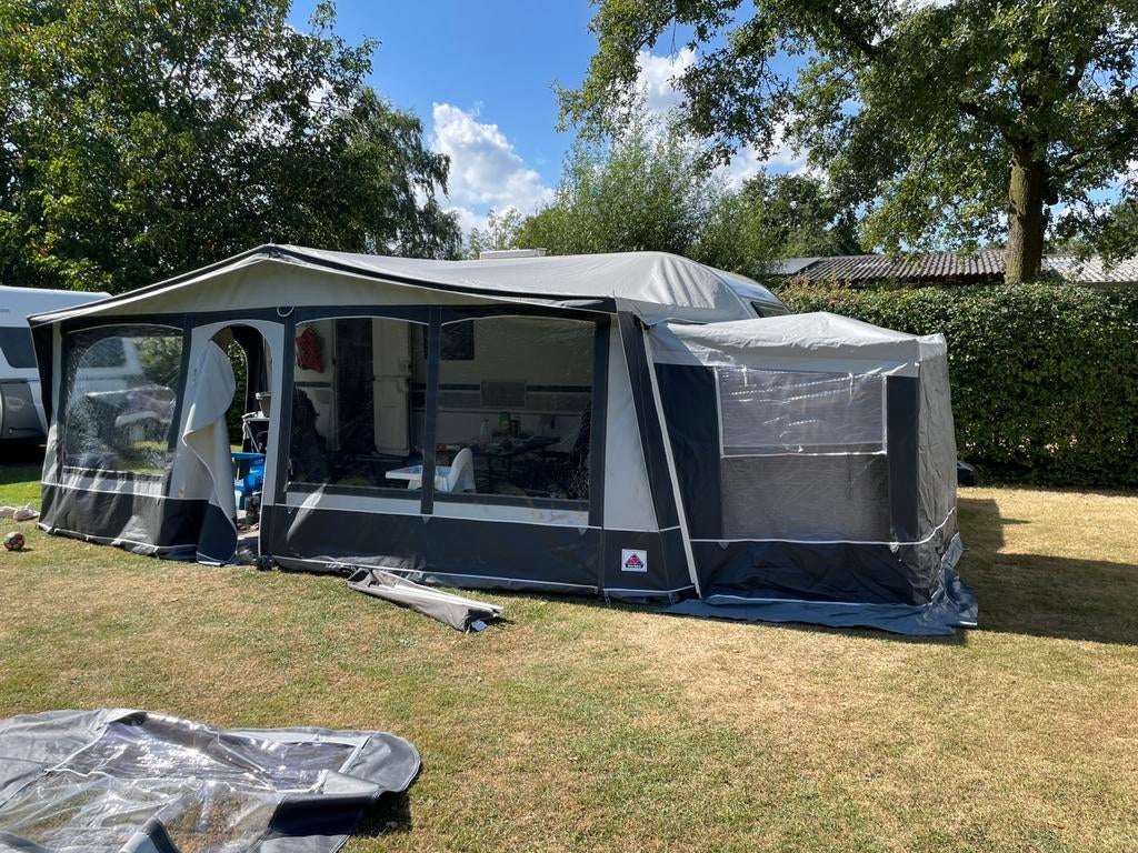 Dorema zijtent met slaapcabine, Ophalen, Gebruikt