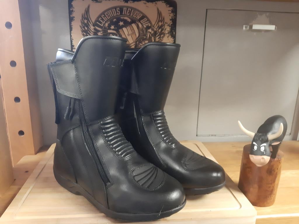 mqp motorlaarzen maat 43 motor laarzen lees advertentie !, Nieuw met kaartje, Pascalstraat 6 1704 RD Heerhugowaard, Dames, Ophalen of Verzenden