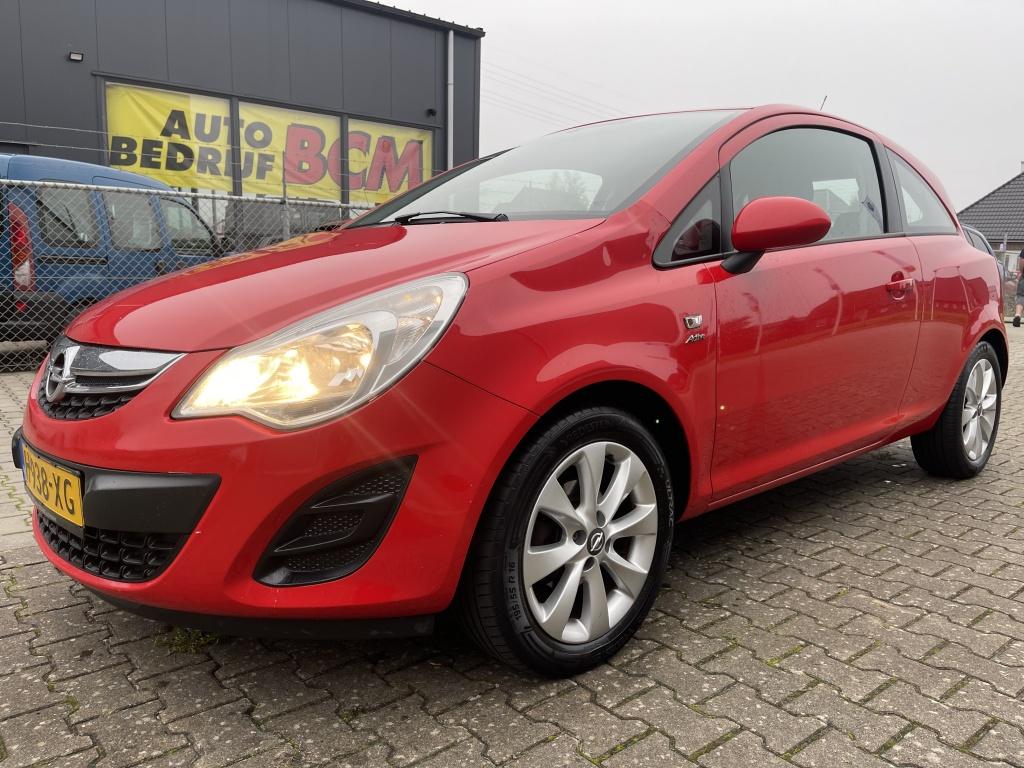 Opel Corsa 1.2 AIRCO-VERWARMDE STOELEN + STUUR (bj 2013), Voorwielaandrijving, Euro 5, 450 kg, 4 cilinders