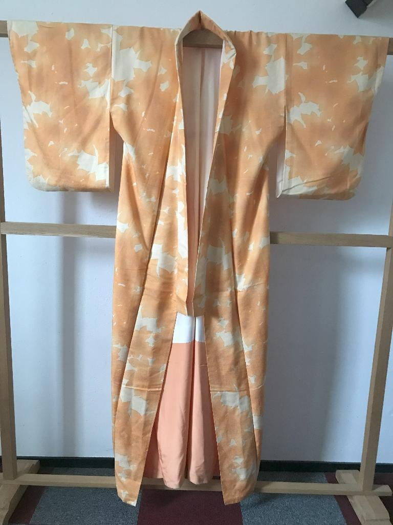 Traditionele Japanse Kimono orange white