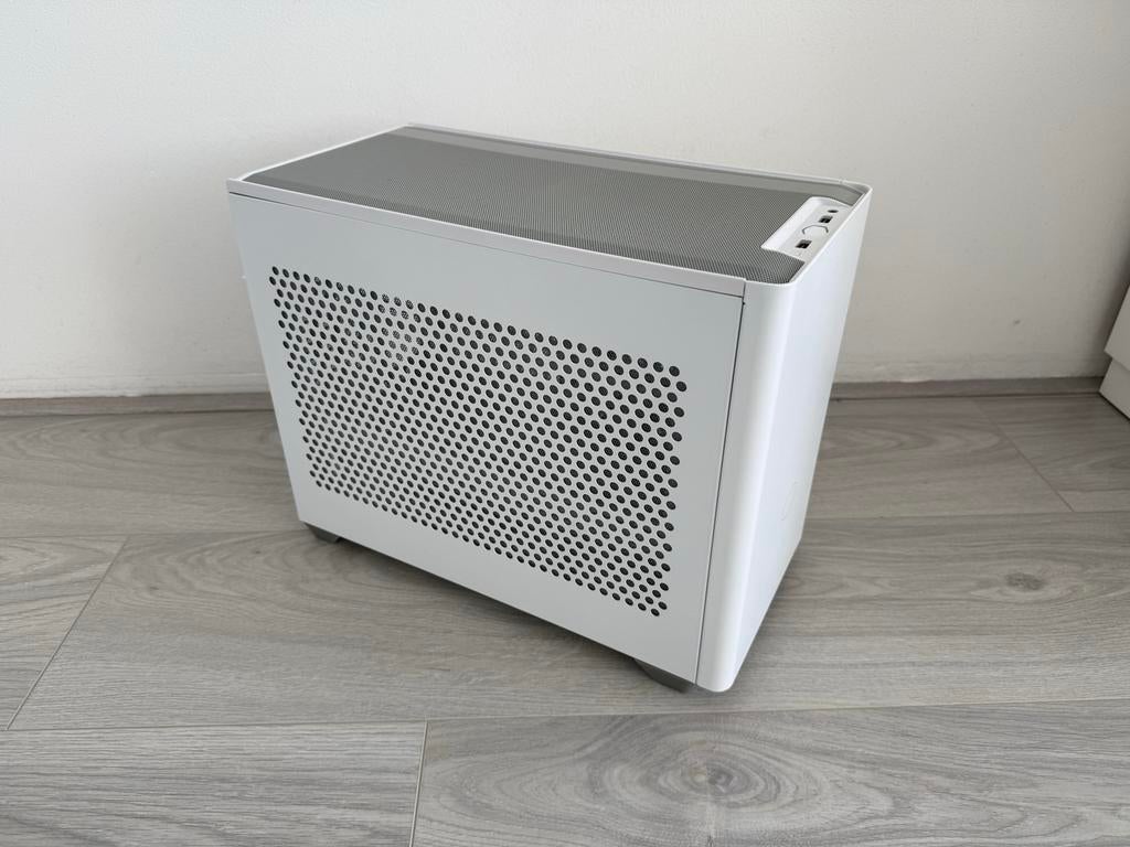 Cooler Master NR200P, Computers en Software, Computerbehuizingen, Gebruikt, Ophalen of Verzenden