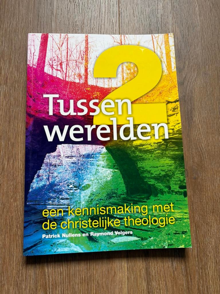 Raymond Volgers - Tussen twee werelden, Ophalen of Verzenden, Zo goed als nieuw, Raymond Volgers; Patrick Nullens