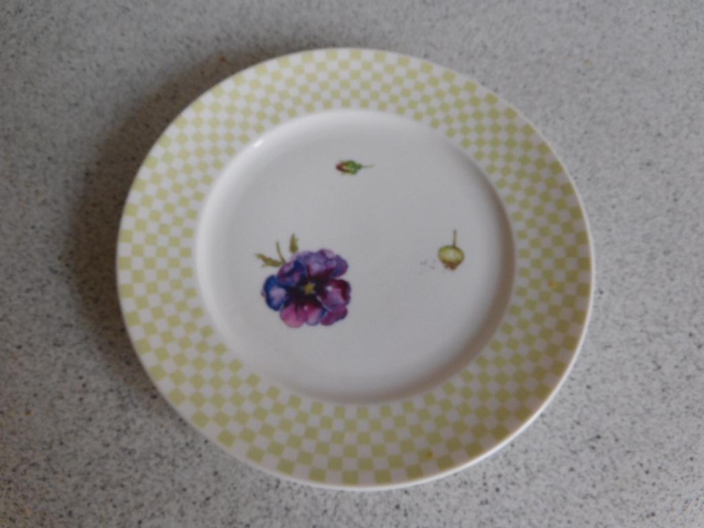 Bord 18 cm. Season Alie Kruse-Kolk, Ophalen of Verzenden, Zo goed als nieuw, Bord(en), Overige stijlen