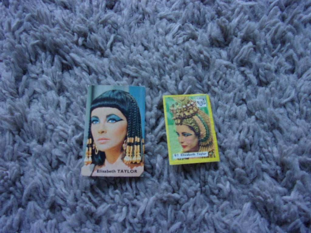 ELIZABETH TAYLOR VERZAMELPLAATJE VICTORIA en VLINDER LUCIFER, Ophalen, Nieuw, Foto of Kaart