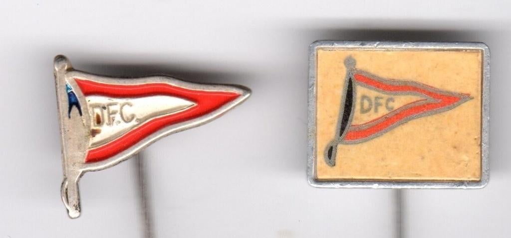 2 speldjes DFC DORDRECHTSE FOOTBALL CLUB VLAG DORDRECHT (A10, Verzamelen, Verzenden, Gebruikt, Overige onderwerpen