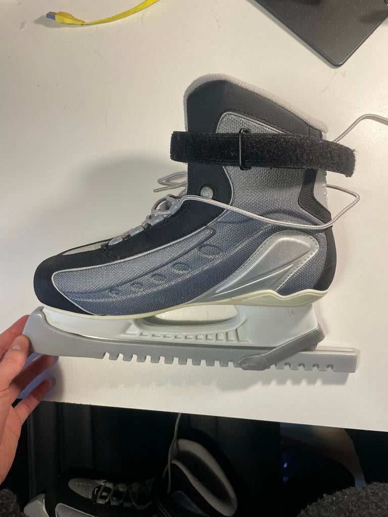 Nike IJshockeyschaatsen - Maat 44.5 - Zo goed als nieuw, Sport en Fitness, Schaatsen, Ophalen of Verzenden, Zo goed als nieuw
