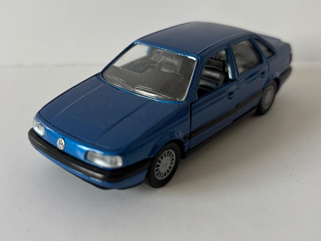 1:43  VW Passat, Ophalen of Verzenden, Gebruikt, Auto, Overige merken