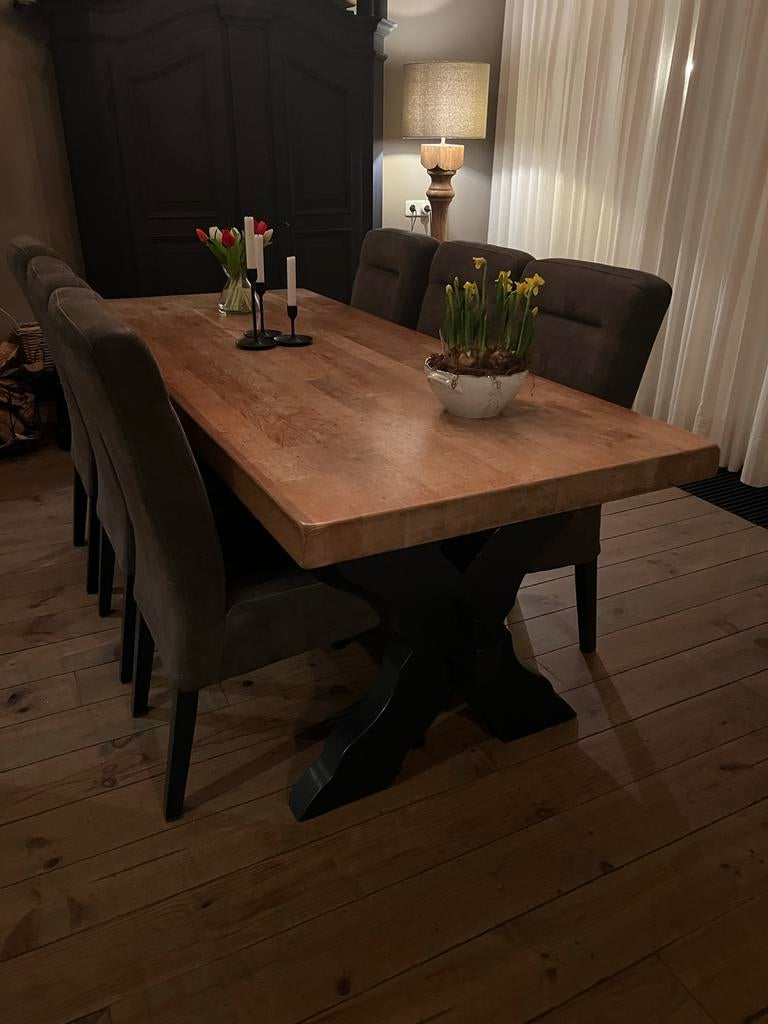 Houten eettafel met kruispoot., Ophalen, Gebruikt, 100 tot 150 cm, Eikenhout