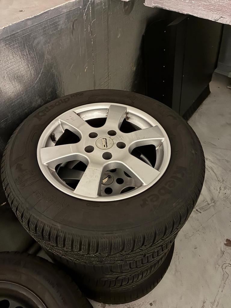 VW Tiguan Winterbanden met Lichtmetalen Velgen - 16 inch, Auto diversen, Auto-accessoires, Ophalen, Gebruikt