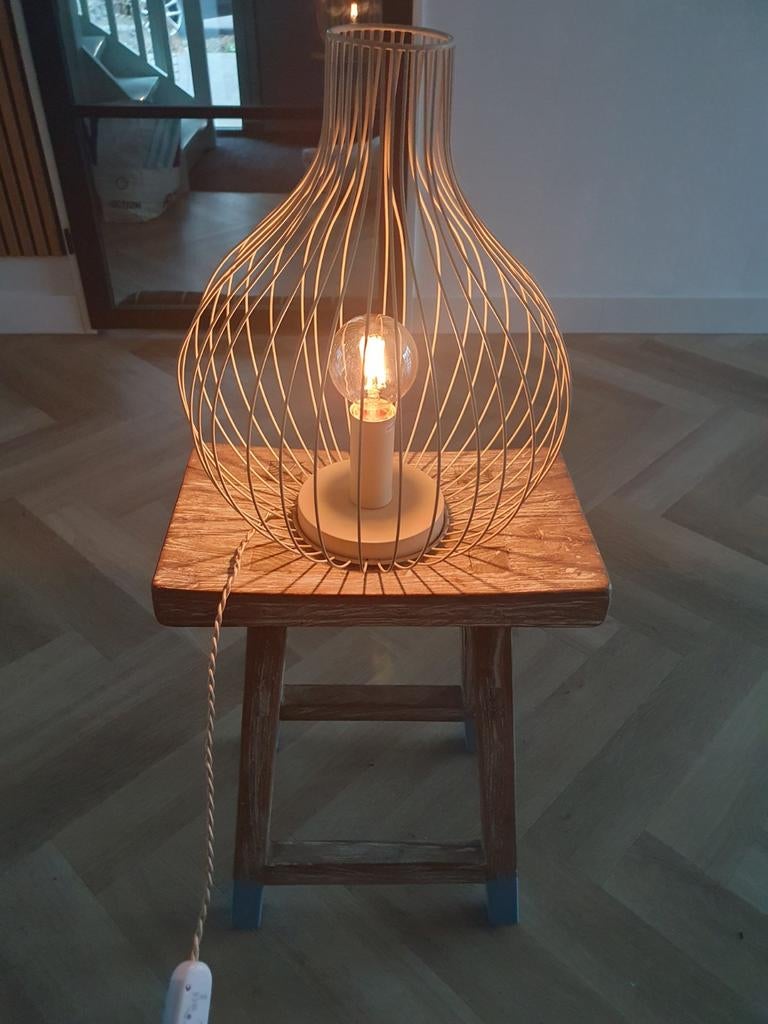 Lamp, hg 45 rond 110 cm.      + kruk houthg 58-42-25 cm., Overige materialen, 50 tot 75 cm, Nieuw, Ophalen of Verzenden