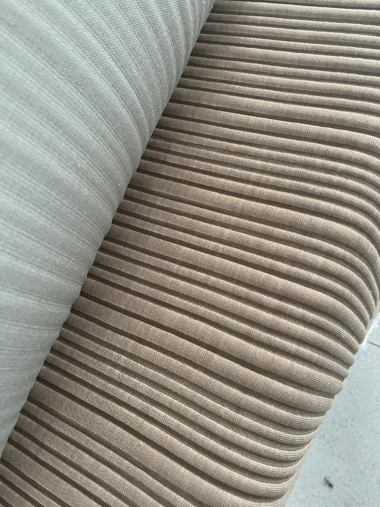 Kvadrat Febrik Husk 244; zandkleur+beige; 3,2 mtr meubelstof, Wol, 120 cm of meer, Beige, Ophalen of Verzenden
