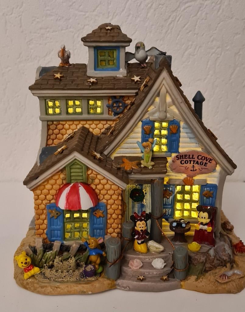 Prachtig kersthuis met minnie,mickey.winnie.roe, Diversen, Kerst, Ophalen of Verzenden