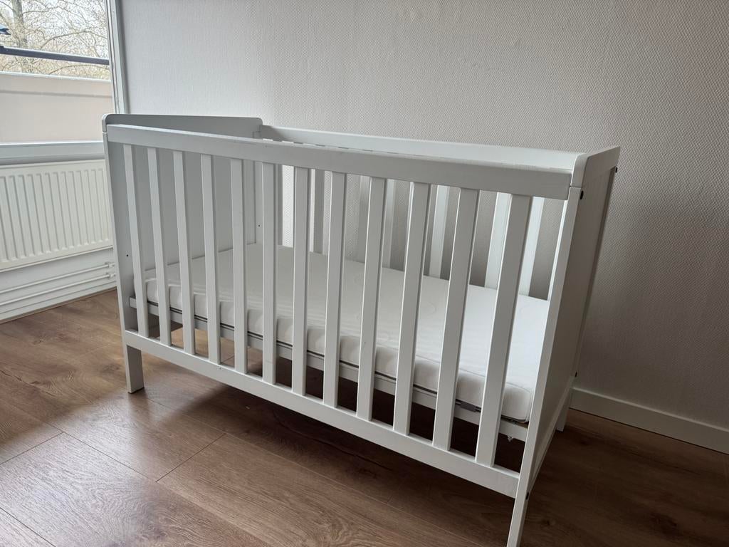 Ledikant en commode wit Europe baby serie Ralph, Ophalen, Gebruikt