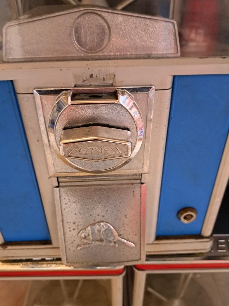 Beaver capsule automaat, Ophalen