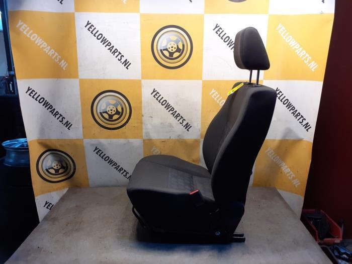 Stoel rechts van een Suzuki Splash, Auto-onderdelen, Interieur en Bekleding, Ophalen of Verzenden, 3 maanden garantie, Gebruikt
