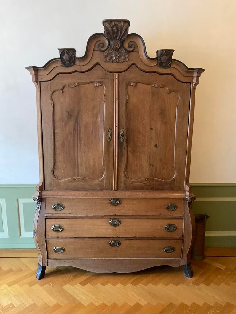 Louis XV / XVI kast antiek, Ophalen