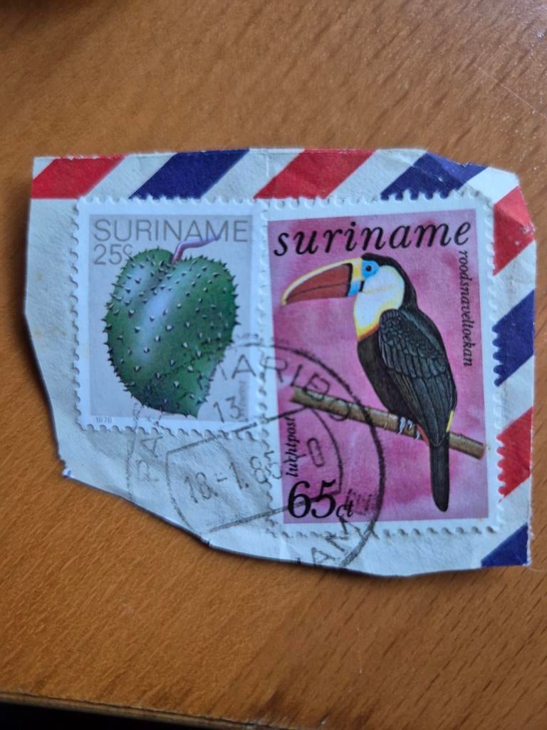 Postzegels Suriname 2 stuks, Postzegels en Munten, Ophalen