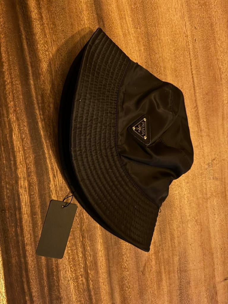 Prada bucket hat zwart dames, Ophalen, Zo goed als nieuw, One size fits all