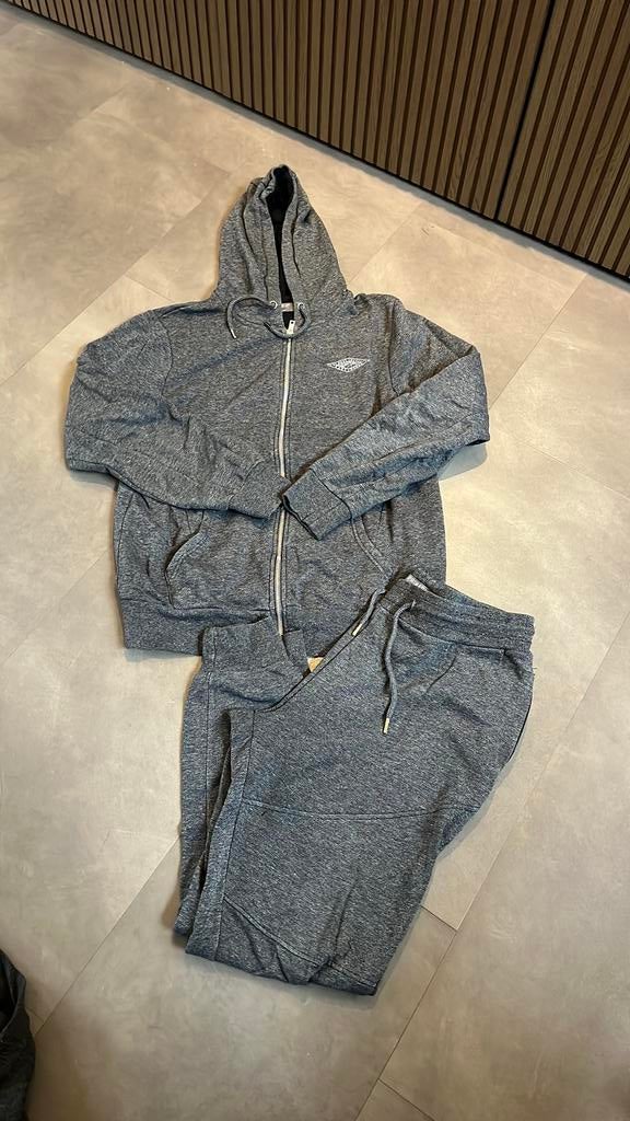 Primark joggingpak – grijs – broek M / vest S, Kleding | Heren, Ophalen of Verzenden, ., ., .