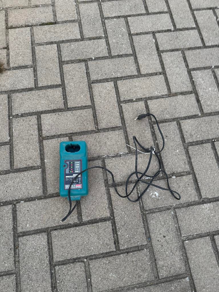 Oude Makita DC1414T Accu Oplader, Ophalen of Verzenden, Gebruikt