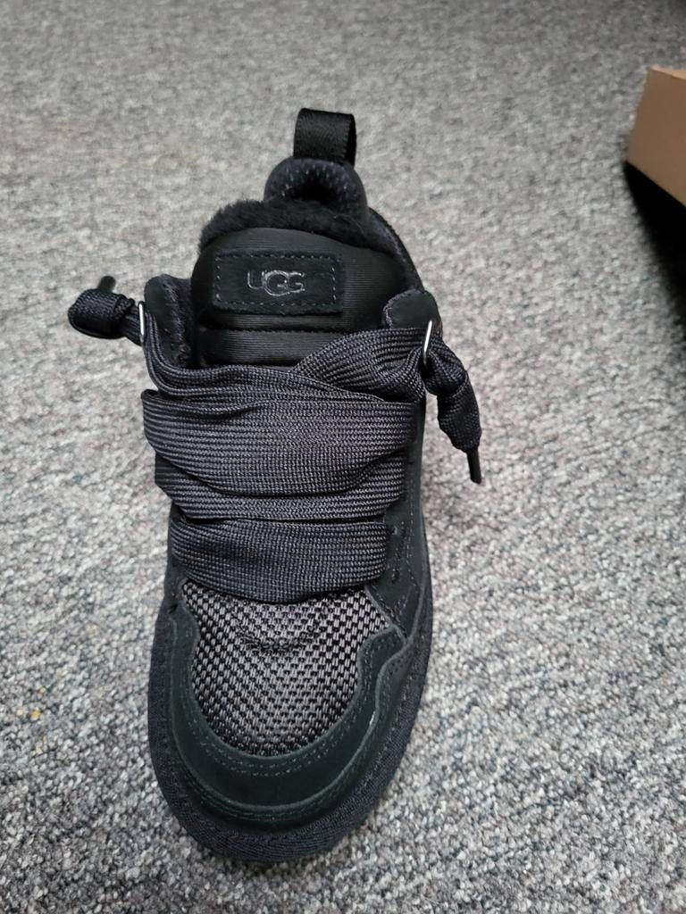 Ugg maat 37, UGG, Zwart, Ophalen of Verzenden, Sneakers of Gympen