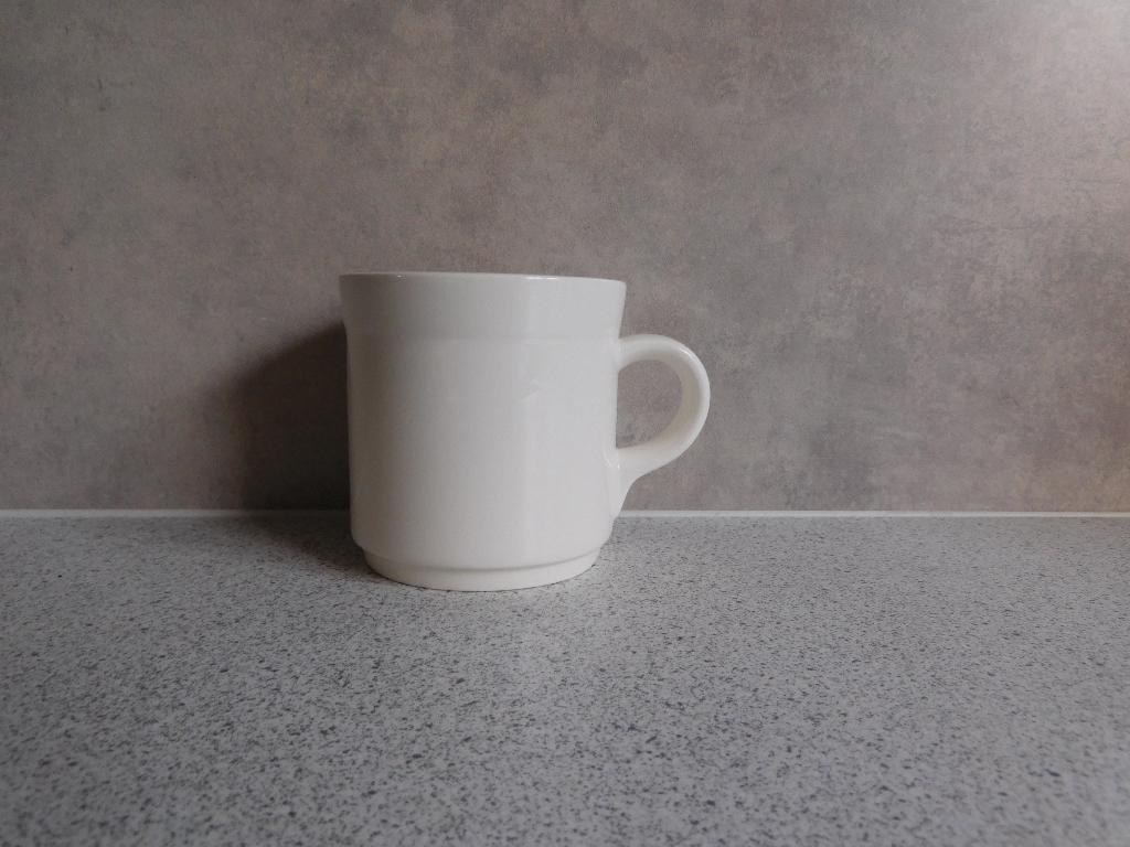 Mok 8,5x8,5 cm. Stackable Crème Royal Boch, Ophalen of Verzenden, Zo goed als nieuw, Overige stijlen, Kop(pen) en/of Schotel(s)