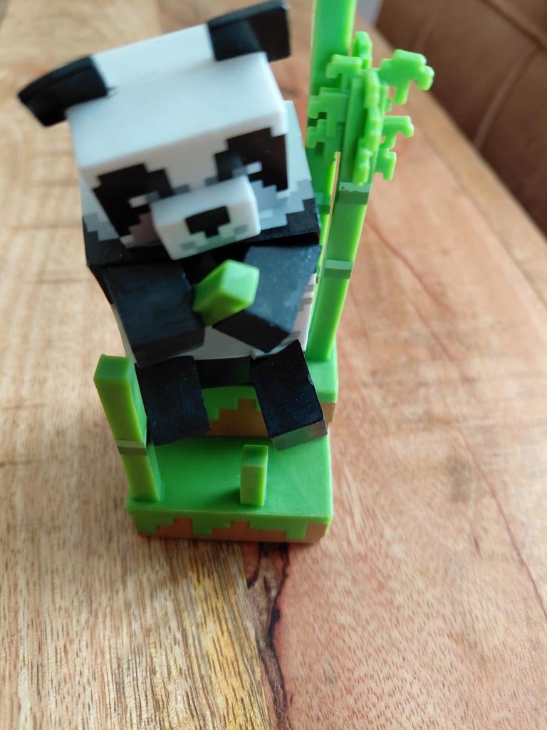 Minecraft action figure pandabeer, Ophalen