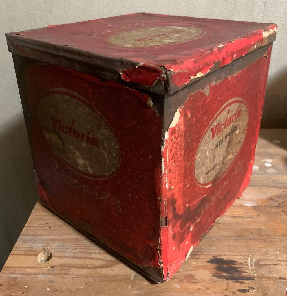 Antiek Victoria Biscuits Blik Java Wafers 18 pakjes 12 A 7, Verzamelen, Blikken, Ophalen of Verzenden, Gebruikt, Overige