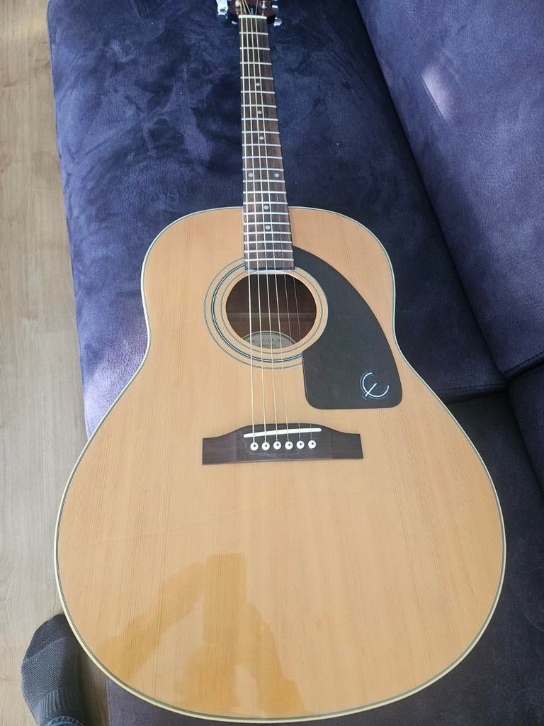 Epiphone akoestische gitaar, Muziek en Instrumenten, Snaarinstrumenten | Gitaren | Akoestisch, Ophalen, Western- of Steelstringgitaar