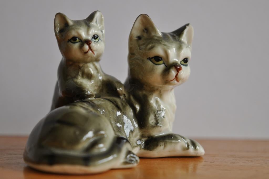 Vintage Klein Beeldje Poes Kat Kitten 1970 8 cm, Verzamelen, Dierenverzamelingen, Ophalen of Verzenden, Gebruikt, Hond of Kat