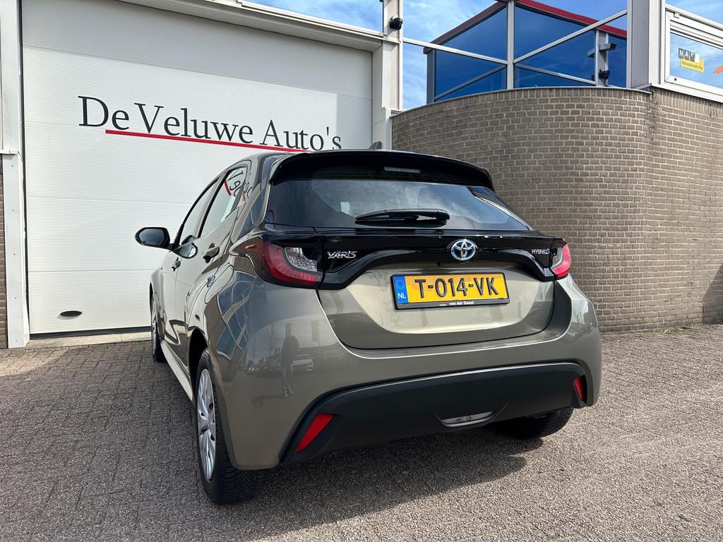 Toyota Yaris 1.5 Hybrid Active|Cruise|Camera|Climate Control, Gebruikt, Euro 6, Bruin, 450 kg